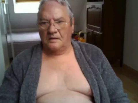 grandpa tread on webcam